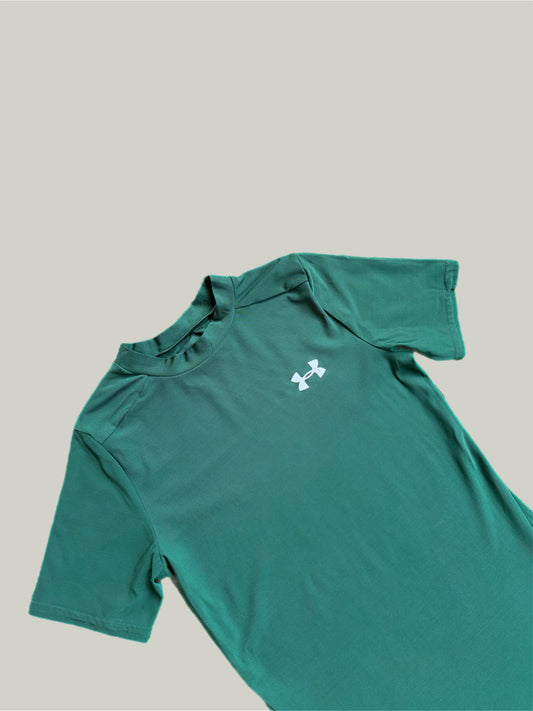 Like New Under Armour Rash Vest 8 to 9  Years